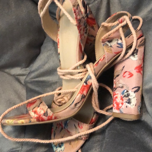 Charlotte Russe pink floral high heels - Picture 2 of 4